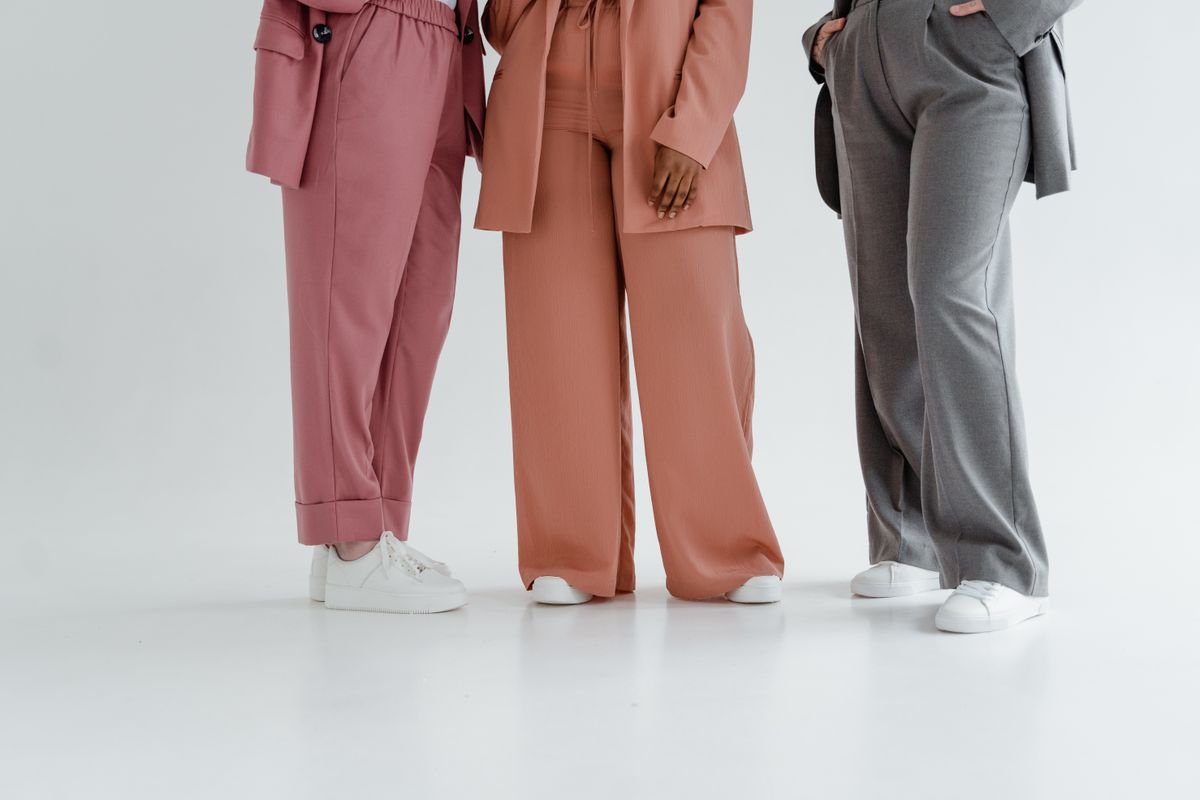 Elara Pleated Trousers — Look 2