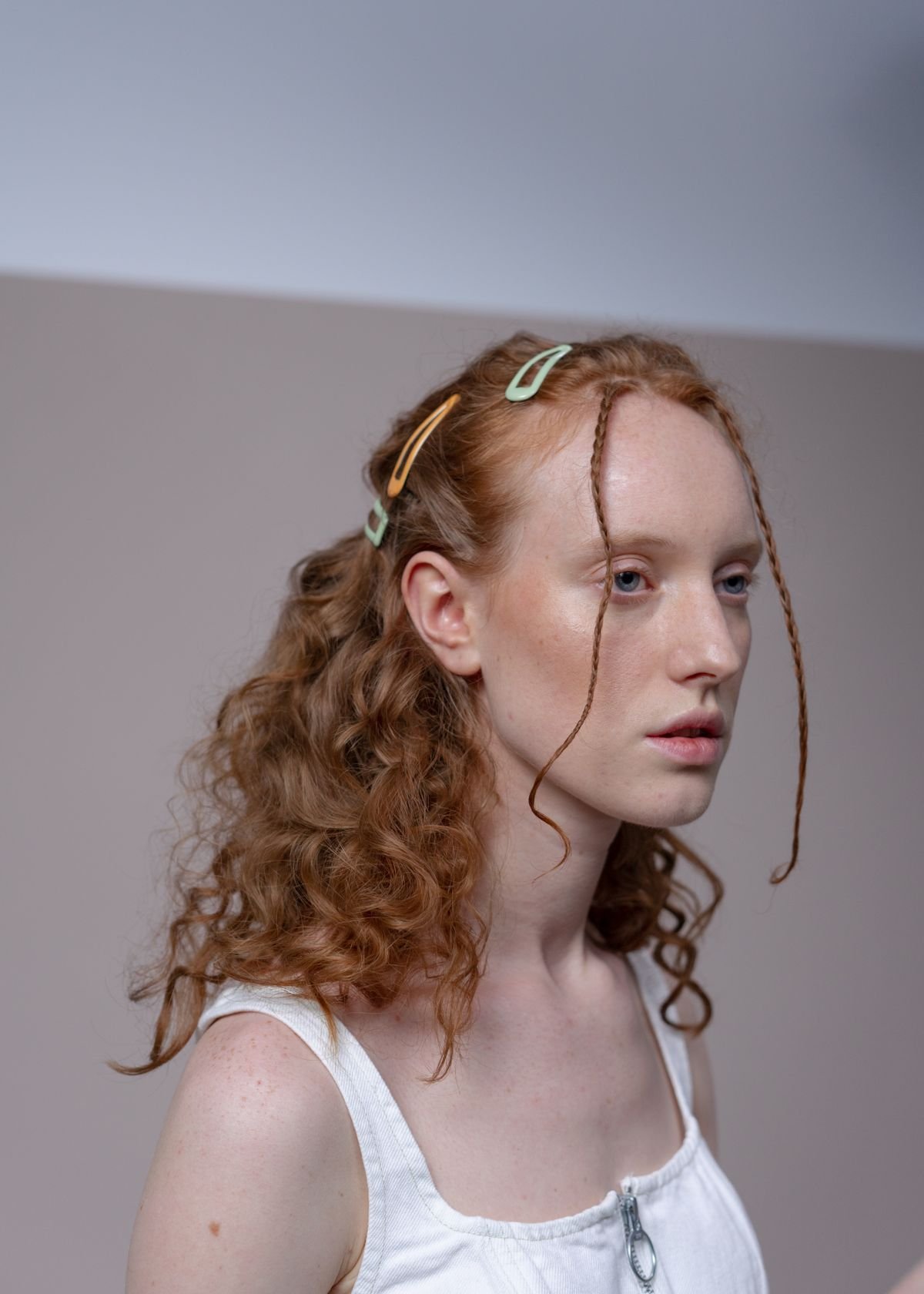 Ivory Pearl Hair Clip Set — Look 3