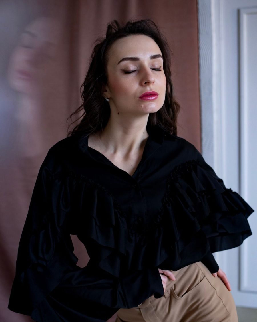 Rosalind Puff-Sleeve Blouse — Look 1